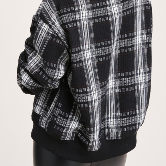 NWT Black and White Plaid Bomber Jacket - Picture 7 of 7